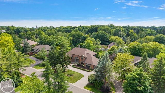 4585 Kiftsgate Bend, Bloomfield Hills, MI 48302