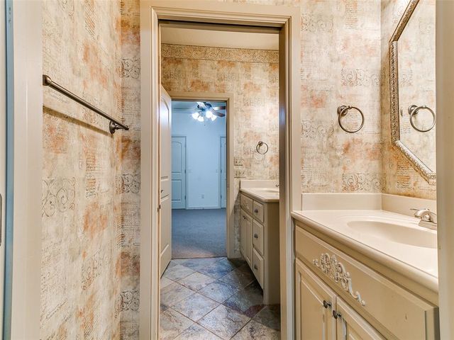 400 Autumnwood Court, Edmond, OK 73003