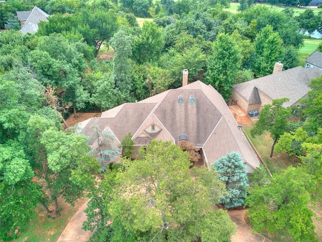 400 Autumnwood Court, Edmond, OK 73003