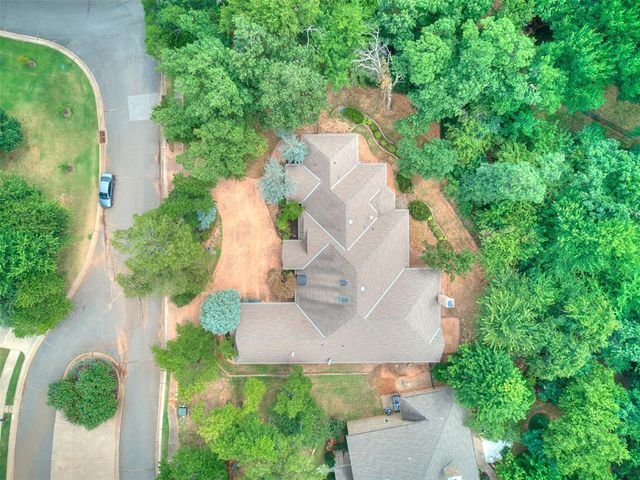 400 Autumnwood Court, Edmond, OK 73003