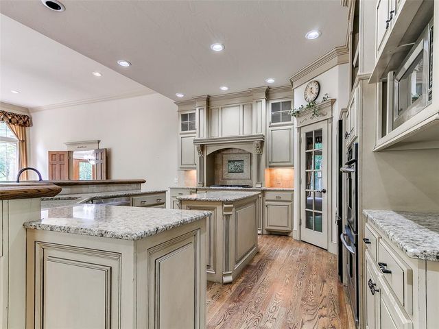 400 Autumnwood Court, Edmond, OK 73003