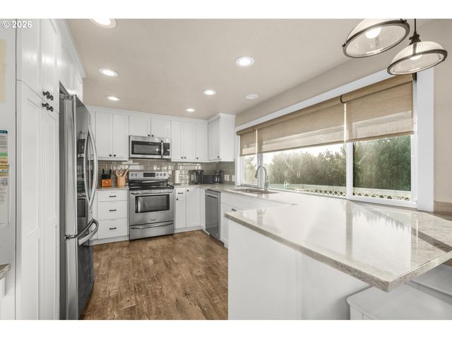 26580 BEACH Dr, Rockaway Beach, OR 97136