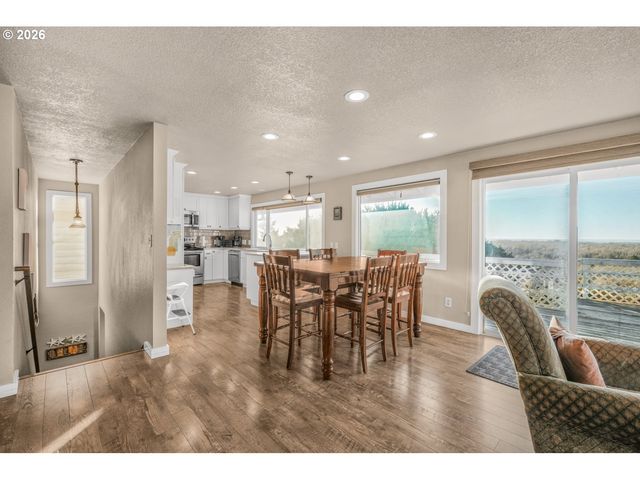 26580 BEACH Dr, Rockaway Beach, OR 97136
