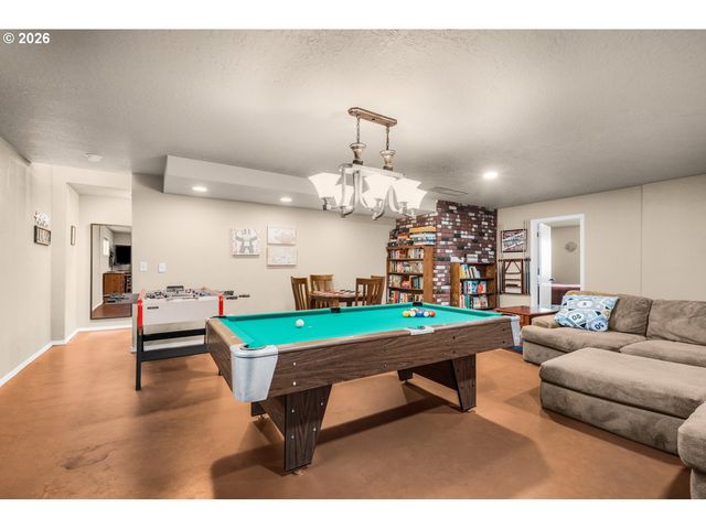 26580 BEACH Dr, Rockaway Beach, OR 97136
