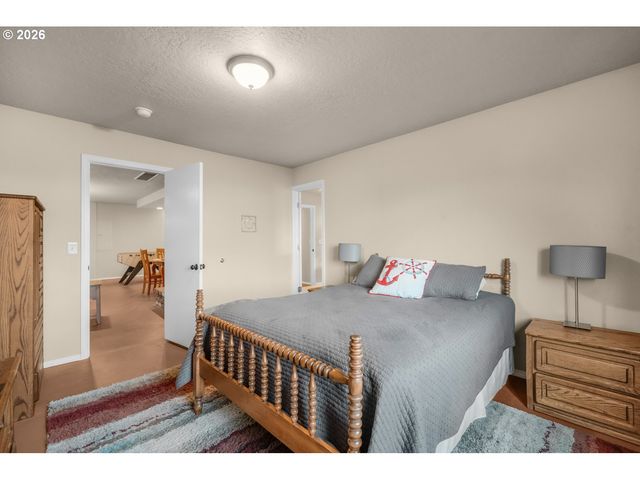 26580 BEACH Dr, Rockaway Beach, OR 97136