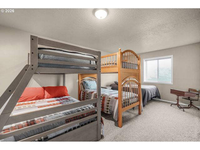 26580 BEACH Dr, Rockaway Beach, OR 97136