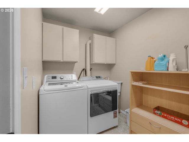 26580 BEACH Dr, Rockaway Beach, OR 97136