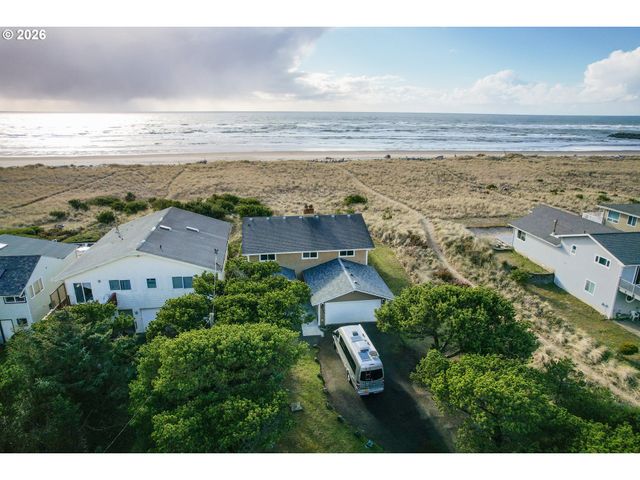 26580 BEACH Dr, Rockaway Beach, OR 97136