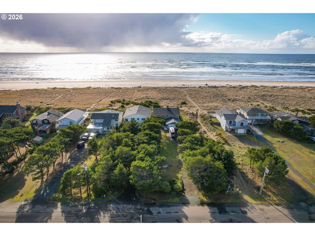26580 BEACH Dr, Rockaway Beach, OR 97136