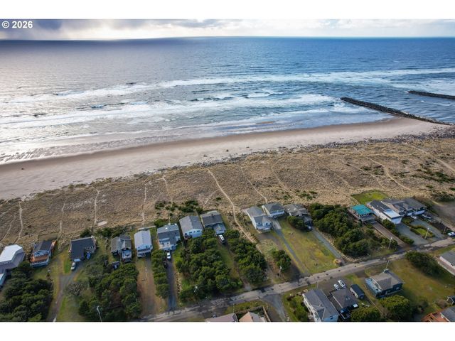 26580 BEACH Dr, Rockaway Beach, OR 97136