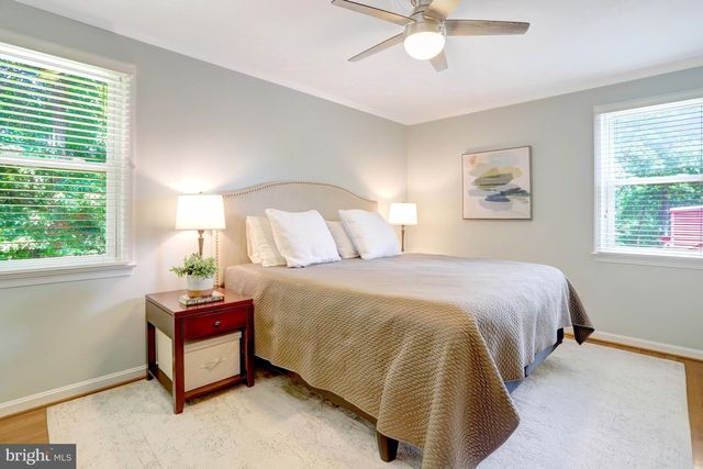 8916 MORELAND LN, Annandale, VA 22003