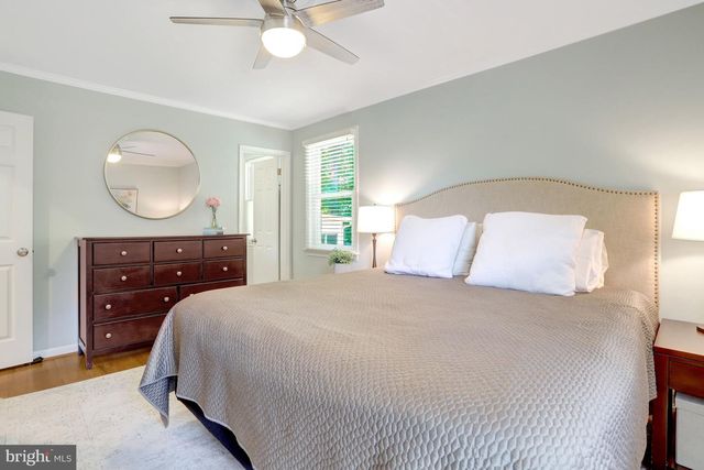 8916 MORELAND LN, Annandale, VA 22003