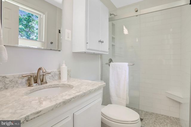 8916 MORELAND LN, Annandale, VA 22003