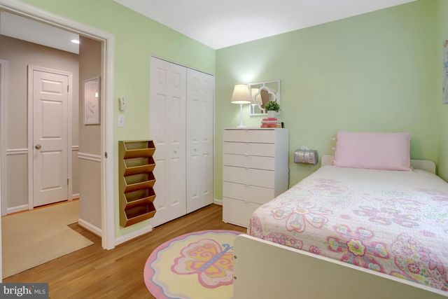 8916 MORELAND LN, Annandale, VA 22003
