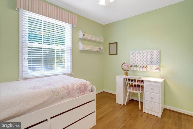 8916 MORELAND LN, Annandale, VA 22003