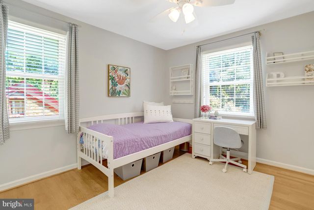 8916 MORELAND LN, Annandale, VA 22003