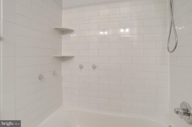 8916 MORELAND LN, Annandale, VA 22003