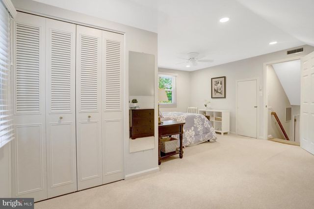 8916 MORELAND LN, Annandale, VA 22003