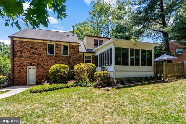8916 MORELAND LN, Annandale, VA 22003
