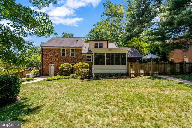 8916 MORELAND LN, Annandale, VA 22003