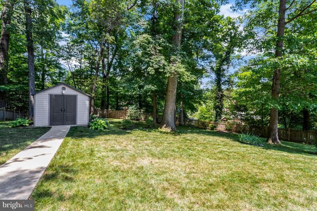 8916 MORELAND LN, Annandale, VA 22003