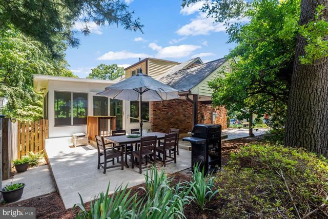 8916 MORELAND LN, Annandale, VA 22003