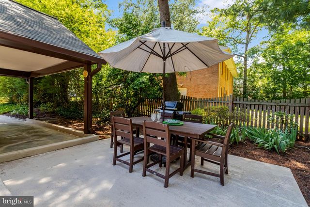 8916 MORELAND LN, Annandale, VA 22003