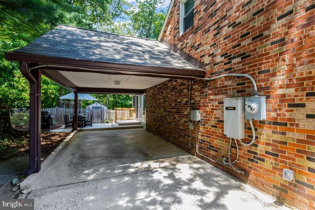 8916 MORELAND LN, Annandale, VA 22003