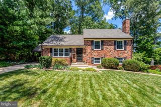 8916 MORELAND LN, Annandale, VA 22003