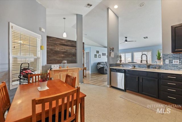 3819 Topeka Ave, Caldwell, ID 83605