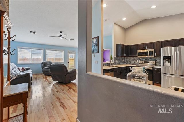 3819 Topeka Ave, Caldwell, ID 83605