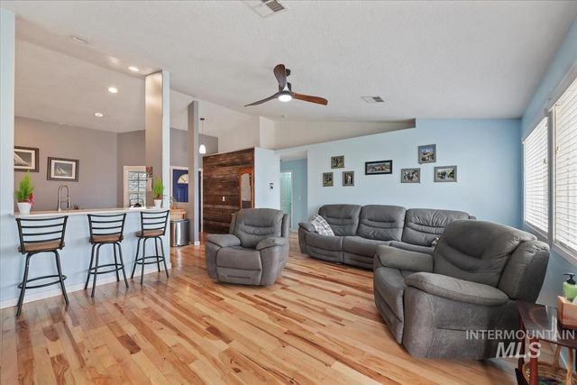 3819 Topeka Ave, Caldwell, ID 83605