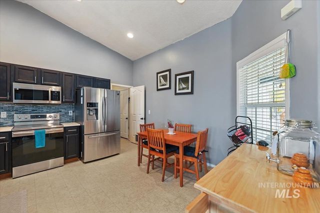 3819 Topeka Ave, Caldwell, ID 83605