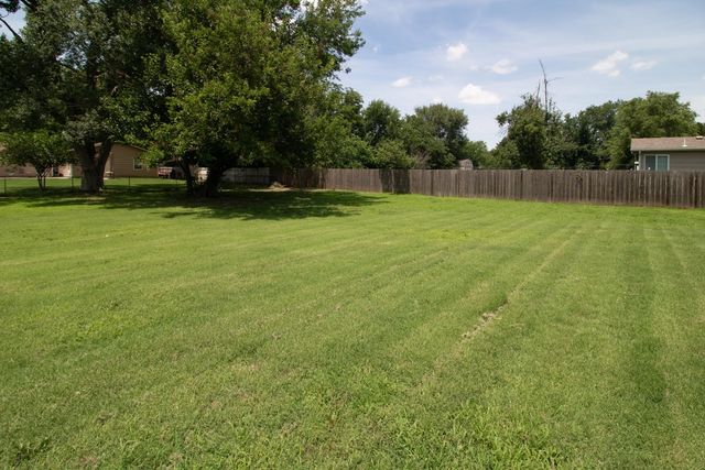 8143 S Hancock Drive, Derby, KS 67037