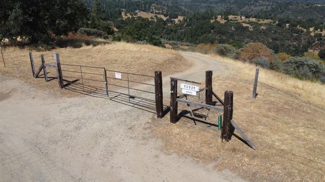 52925 Hogback Road, Miramonte, CA 93641