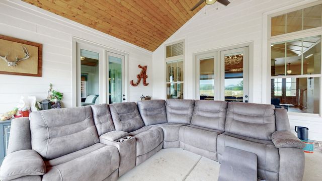 132 New Center Church Rd, Shelbyville, TN 37160