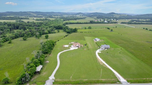 132 New Center Church Rd, Shelbyville, TN 37160