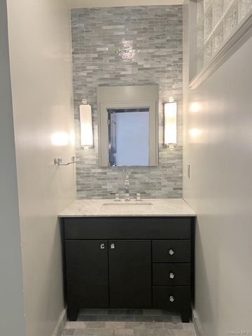 26 East Parkway 12S, Scarsdale, NY 10583