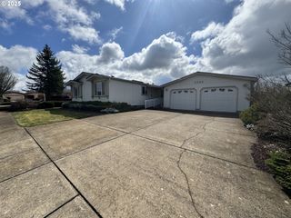5322 BURKE St, Eugene, OR 97402