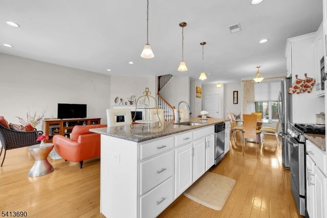 29 Blazingstar Way, Allamuchy Twp., NJ 07840