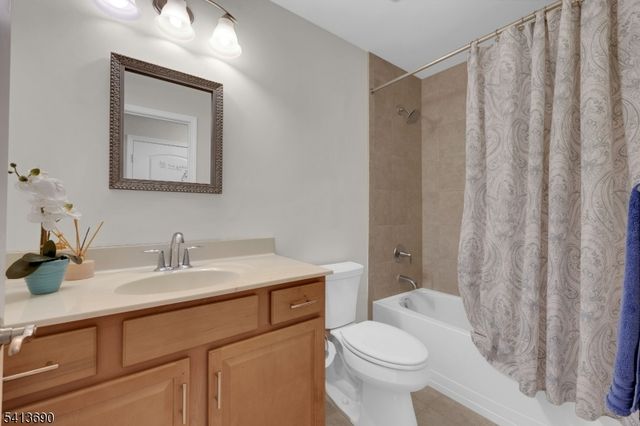 29 Blazingstar Way, Allamuchy Twp., NJ 07840