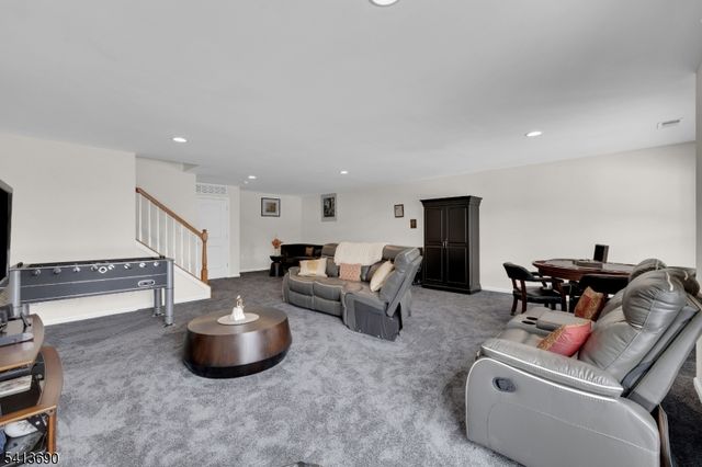 29 Blazingstar Way, Allamuchy Twp., NJ 07840