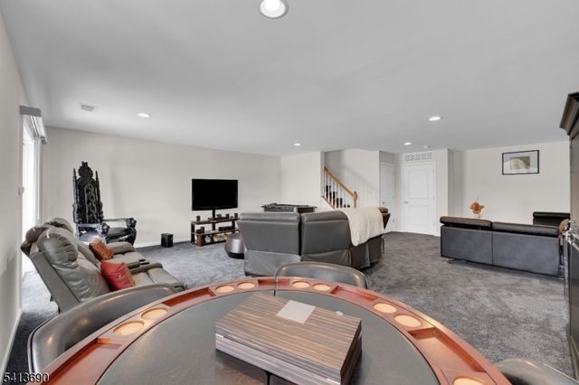 29 Blazingstar Way, Allamuchy Twp., NJ 07840