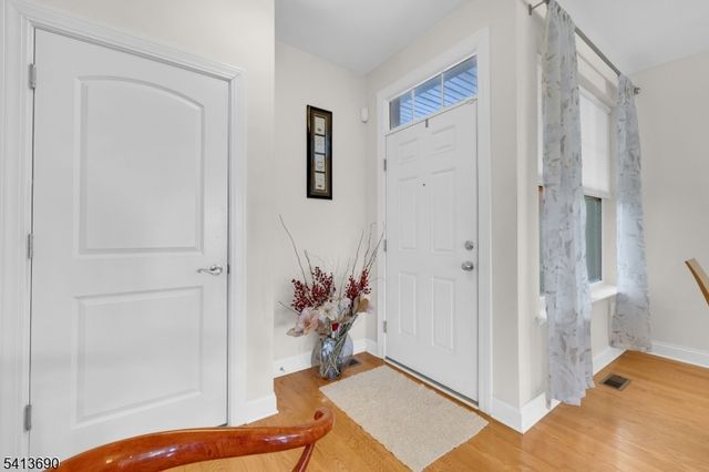 29 Blazingstar Way, Allamuchy Twp., NJ 07840