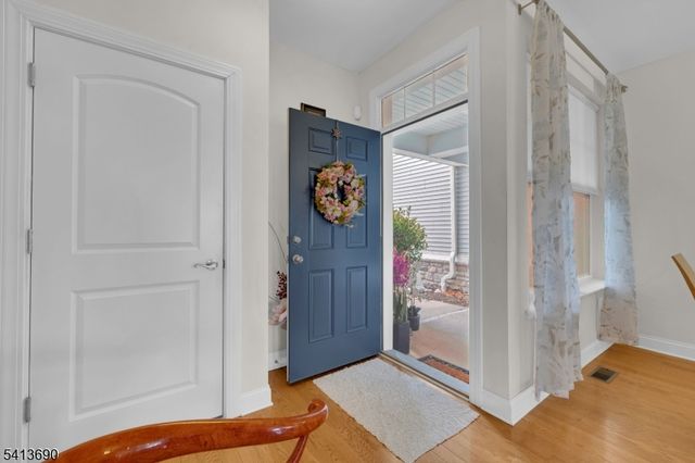 29 Blazingstar Way, Allamuchy Twp., NJ 07840