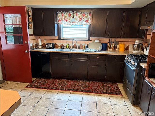 3073 Lewiston Road, Niagara Falls, NY 14305