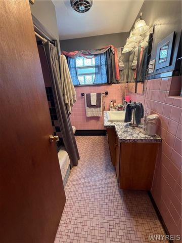 3073 Lewiston Road, Niagara Falls, NY 14305