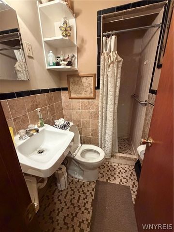 3073 Lewiston Road, Niagara Falls, NY 14305