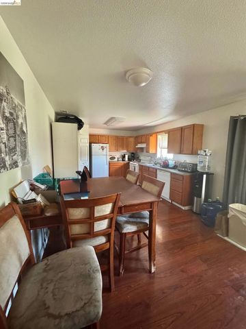 27 Robinson Ave, Pittsburg, CA 94565