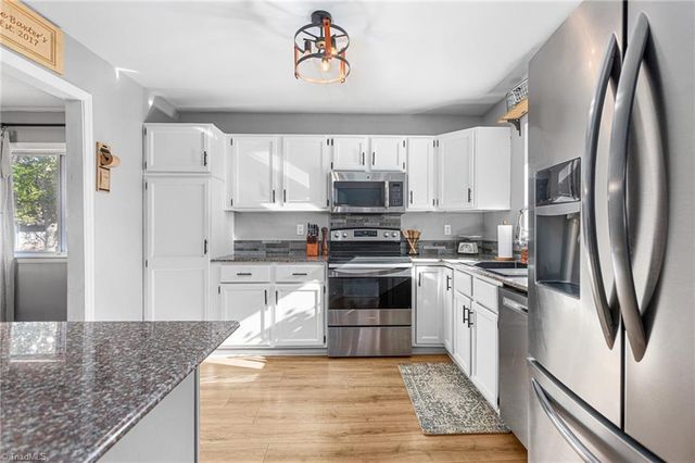 7358 Davis Country Road, Randleman, NC 27317